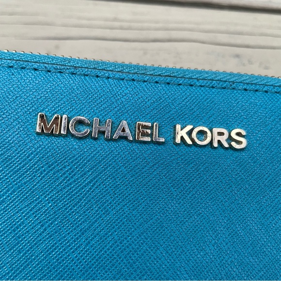 Michael Kors Blue Saffiano Leather Jet Set Zip Around Wallet - Picture 2 of 15